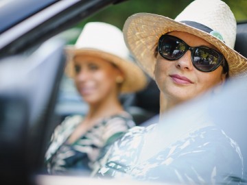 Miłośniczki klasycznych Mercedes&oacute;w w Janowie Podlaskim